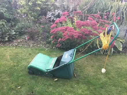 Photo of free Electric lawnmower (Luton LU2) #1