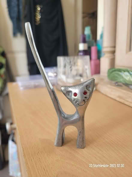 Photo of free Cat Ring Holder (Moseley B13) #1