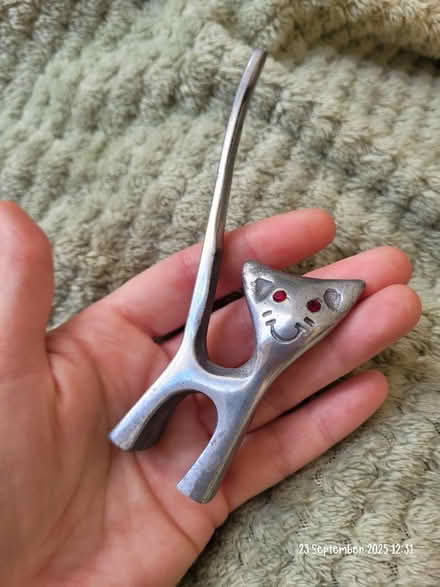 Photo of free Cat Ring Holder (Moseley B13) #2