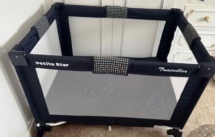 Photo of free Travel cot (Kings Cross N1) #1