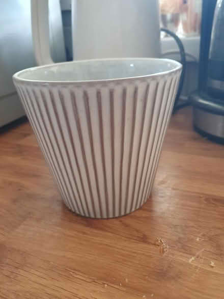 Photo of free 4 China Plant Pots (Enfield EN2) #1