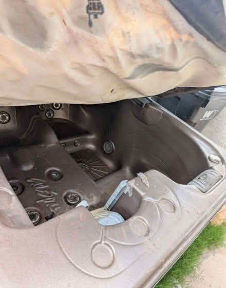 Photo of free hot tub (Southern & nicklaus, RR) #1