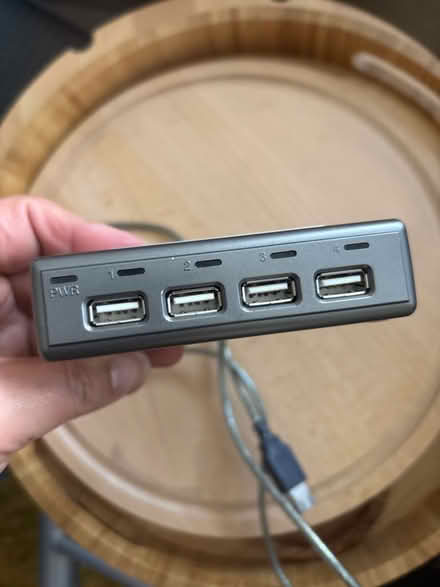 Photo of free D-Link USB 2.0 Hub - DUB -H4 (Lemsford AL8) #3