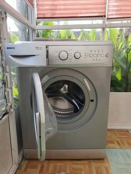 Photo of free Washing machine (Havant PO9 3NY) #4