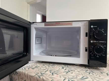 Photo of free Microwave- Like new (Tottenham N17) #2