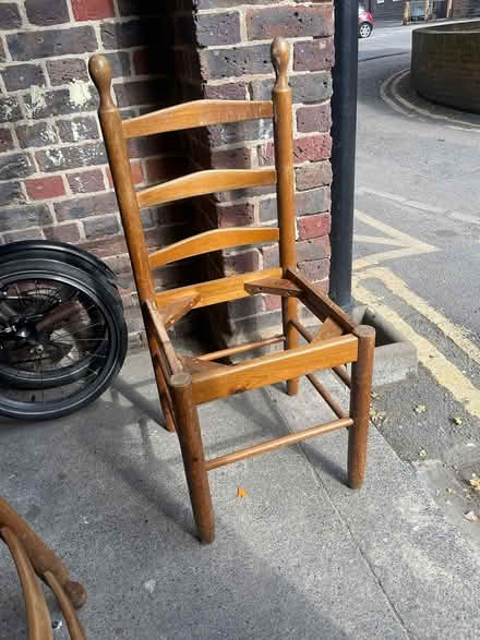 Photo of free Vintage chairs for upcycling x 5 (New park road SW2) #1
