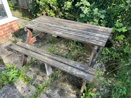 Photo of free Garden table (Upper Wolvercote OX2) #2