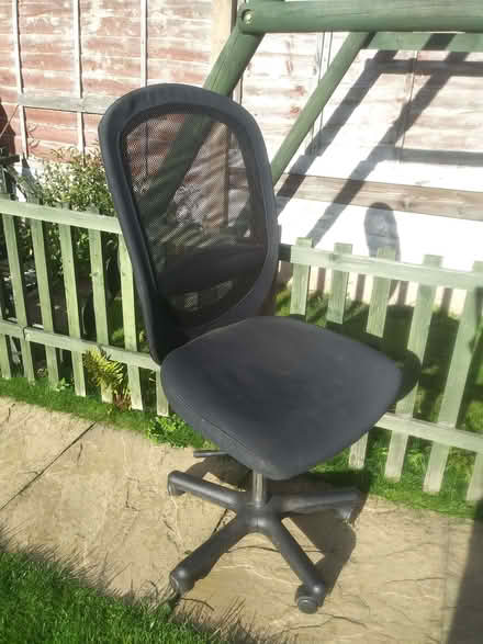Photo of free Swivel Chair (Hawbush DY5) #1