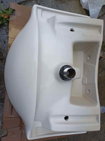 Photo of free Victorian Plumbing 'Alaska 650mm Semi Recessed Basin' (Jennyfield HG1) #4