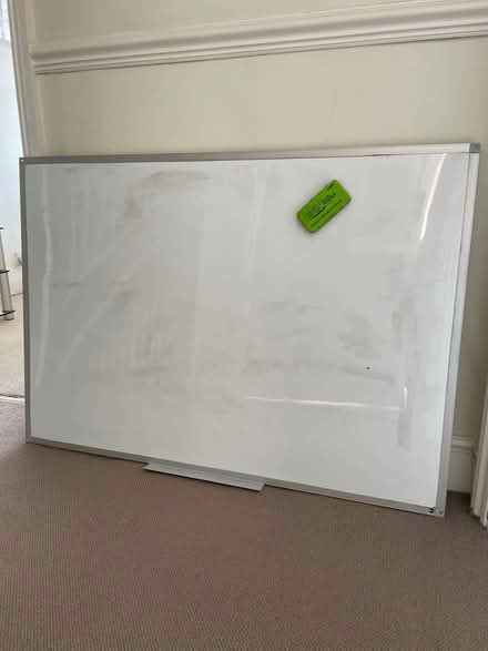 Photo of free White board (Norbiton KT2) #1