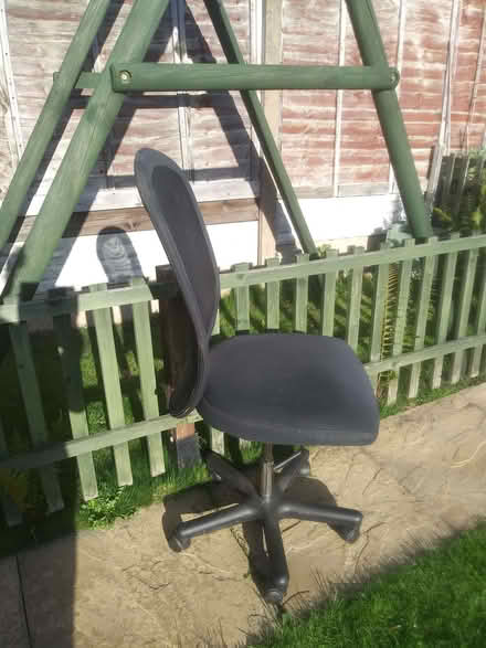 Photo of free Swivel Chair (Hawbush DY5) #4