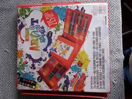 Photo of free Art set (Hastings TN35) #3