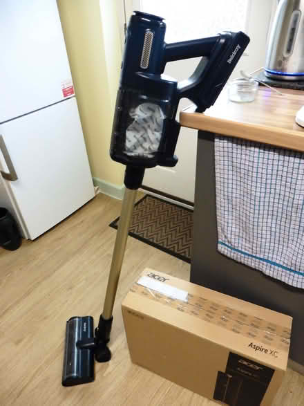 Photo of free Acer XC-830 Pc Tower Plus Beldray Airgo Vacuum. (Bedford Centre MK40) #1