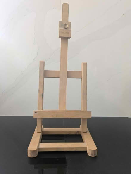 Photo of free Wooden easel (DA7 Bexleyheath) #1