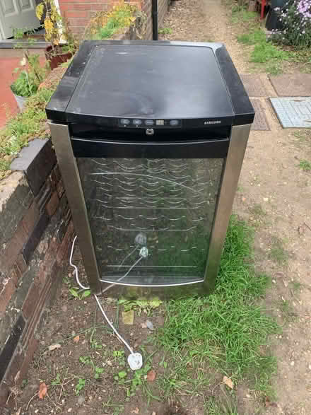 Photo of free Wine fridge- Samsung (TW9 nr Chiswick bridge) #1