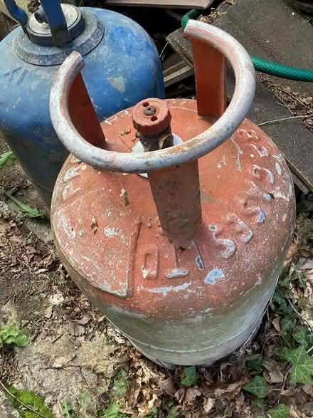 Photo of free 1 red Gas Cannister (Sharpstone) #1