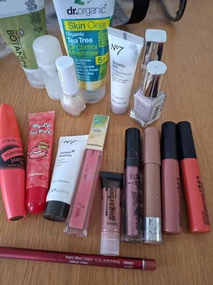 Photo of free Makeup/Nail Varnish/Lotions/Potions/Large Toilet Bag (Panshanger AL7) #2