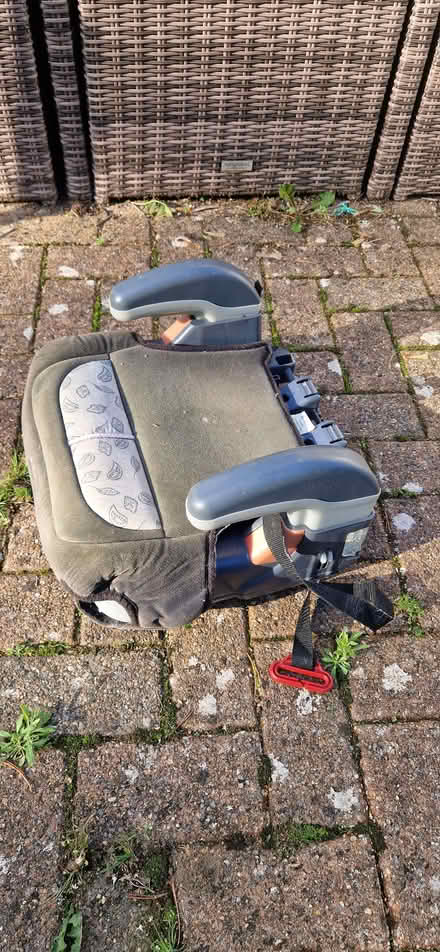 Photo of free Car booster seat - ages 4-10 (Henley-on-Thames RG9) #3