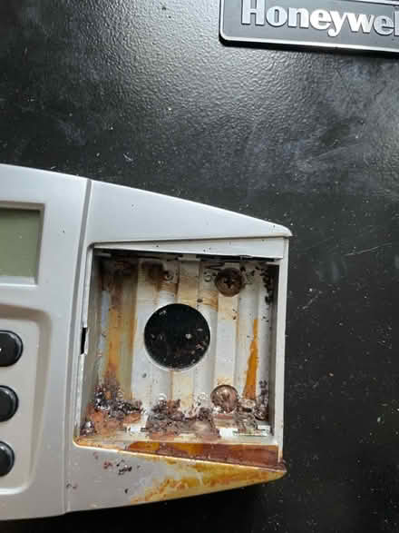 Photo of free Honeywell safe (St. John’s Wood Rd NW8) #3