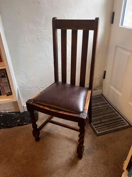 Photo of free Extendable Oak table and 9 chairs (Jennyfield HG1) #2