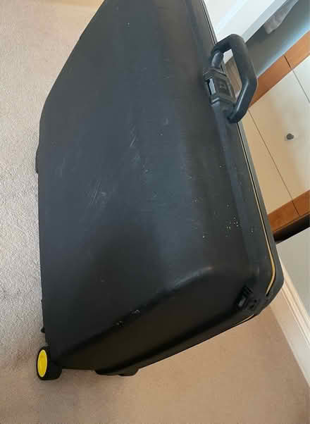 Photo of free Samsonite Roller Suitcase (Hinchley Wood KT10) #3