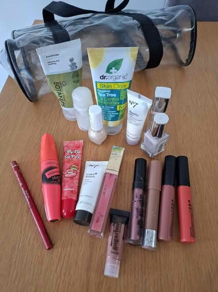 Photo of free Makeup/Nail Varnish/Lotions/Potions/Large Toilet Bag (Panshanger AL7) #1