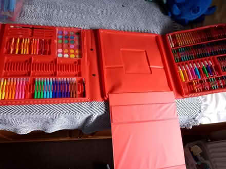 Photo of free Art set (Hastings TN35) #2