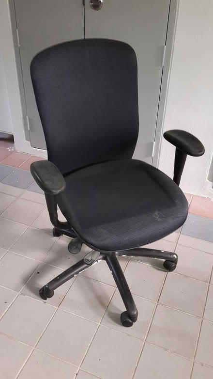 Photo of free Office Chair (Queenstown, near MRT) #1
