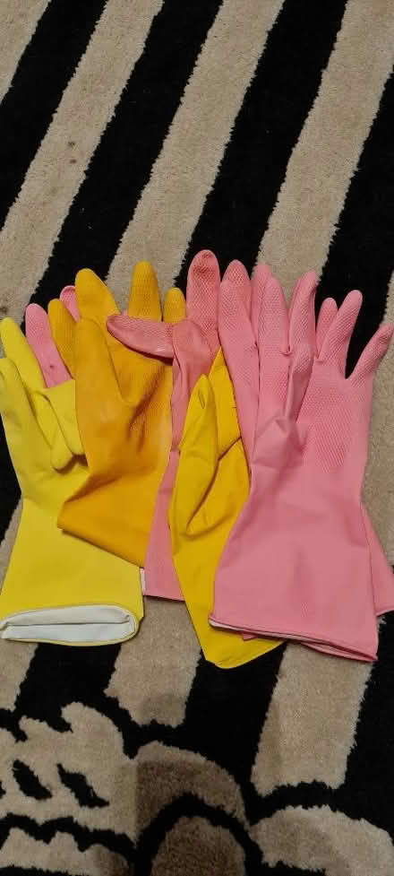 Photo of free 7 unused Left hand rubber washing up gloves ! (The Camp AL4) #1