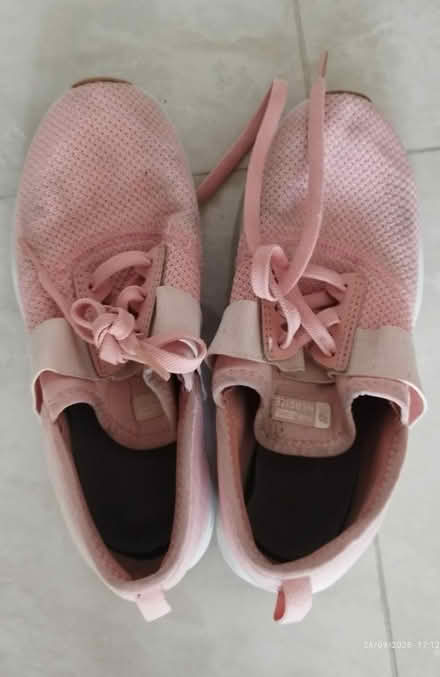 Photo of free New balance shoes (Tpy) #1