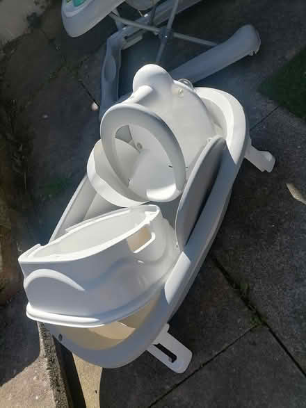 Photo of free Baby bath and Potty (Winson green B18) #2