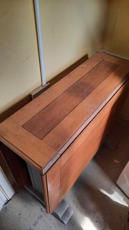 Photo of free Wooden drop leaf table (LU5 5) #1