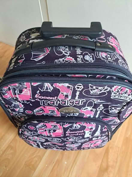 Photo of free London themed small wheeled suitcase (Seaside BN22) #2