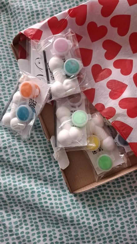 Photo of free Hen painting activity (BS13) #1