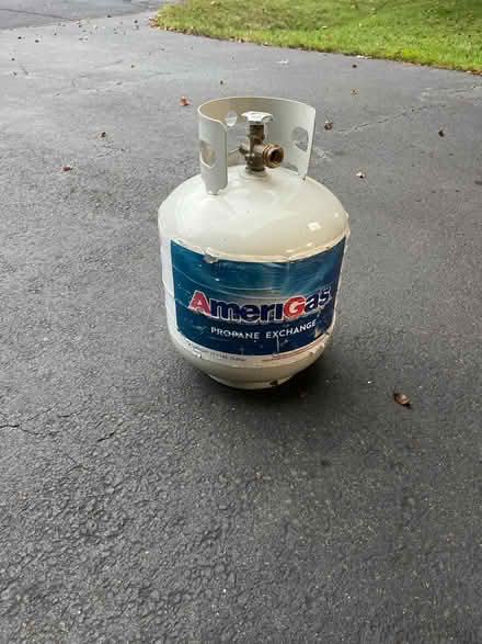 Photo of free Empty Propane tank (S. Leesburg near Banshee Reeks) #1