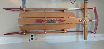 Photo of free winter sled (Hawthorne Hills in NE Seattle) #1