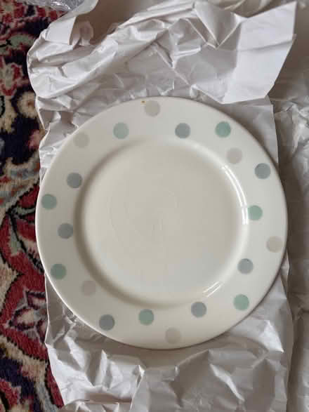 Photo of free 4 plates (Eastbourne BN20) #1