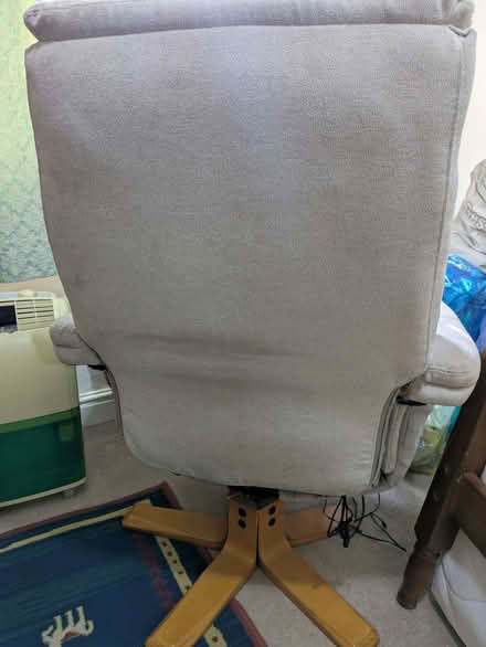 Photo of free Massage/recliner chair. (Chorley Moor PR7) #4