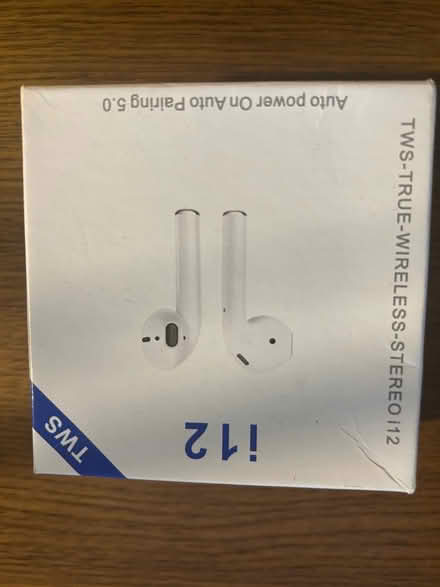 Photo of free iPhone wireless earpieces (Pallet Hill CA11) #1