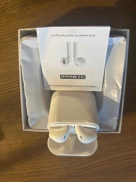 Photo of free iPhone wireless earpieces (Pallet Hill CA11) #2