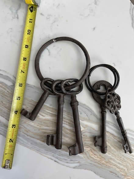 Photo of free Novelty old-fashioned keys (Santa Rosa, Wikiup) #2