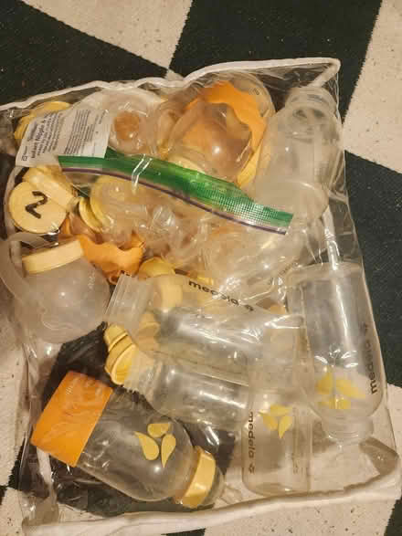 Photo of free Medela breast pump and bottles (Bethlehem) #1