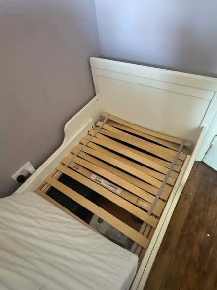 Photo of free IKEA extendable bed (SE6) #2