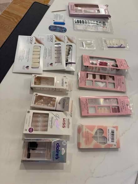 Photo of free Fingernails + nail stickers (NE Vienna) #1