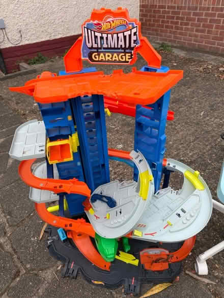 Photo of free Hot wheels ultimate garage (Chadwell Heath RM6) #1