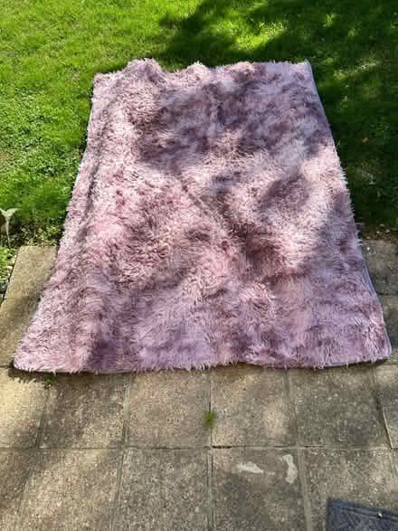 Photo of free Pink fluffy rug (LU5 5HX) #1