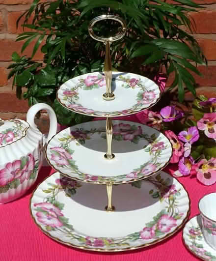 Photo of China tea server (Milton) #1