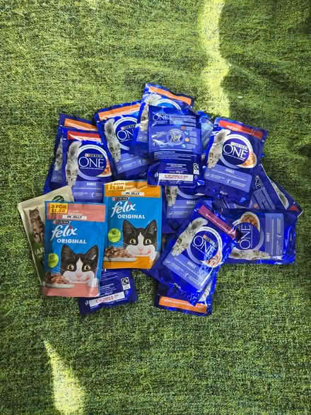 Photo of free Cat food pouches. (E8) #1