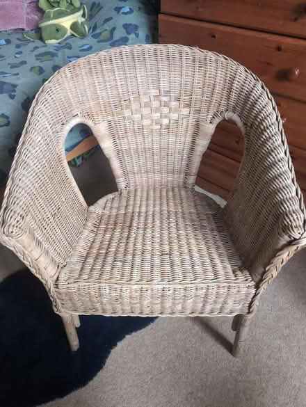Photo of free wicker chair (Ockley) #1