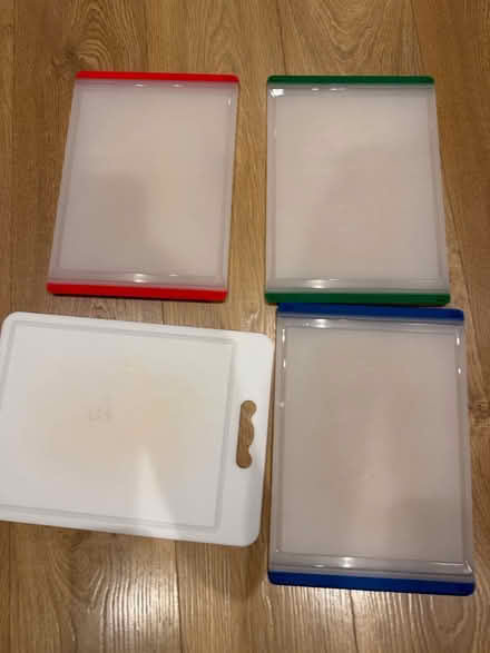 Photo of free 4 A4 sized chopping boards (Kilburn) #1